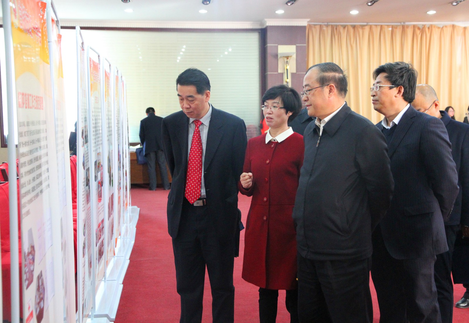 2016 年全省红十字会工作会议暨红十字应急救护培训现场会在白银召开 372_副本.jpg