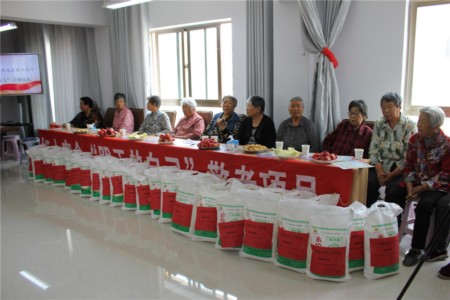 14.仪式现场.jpg 14.仪式现场.jpg