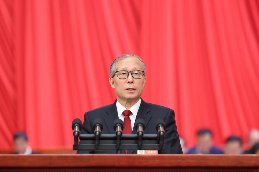4.全国人大常委会副委员长李鸿忠作关于国务院组织法修订草案的说明.jpeg