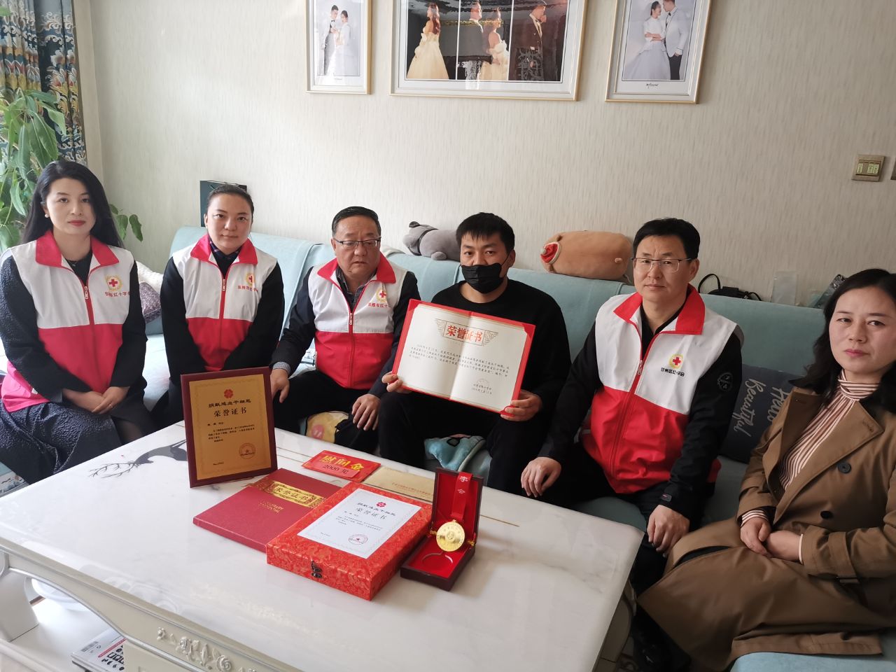 家中慰问.jpg