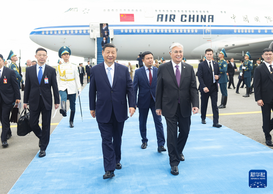 16.1.习近平出席上海合作组织成员国元首理事会.jpg