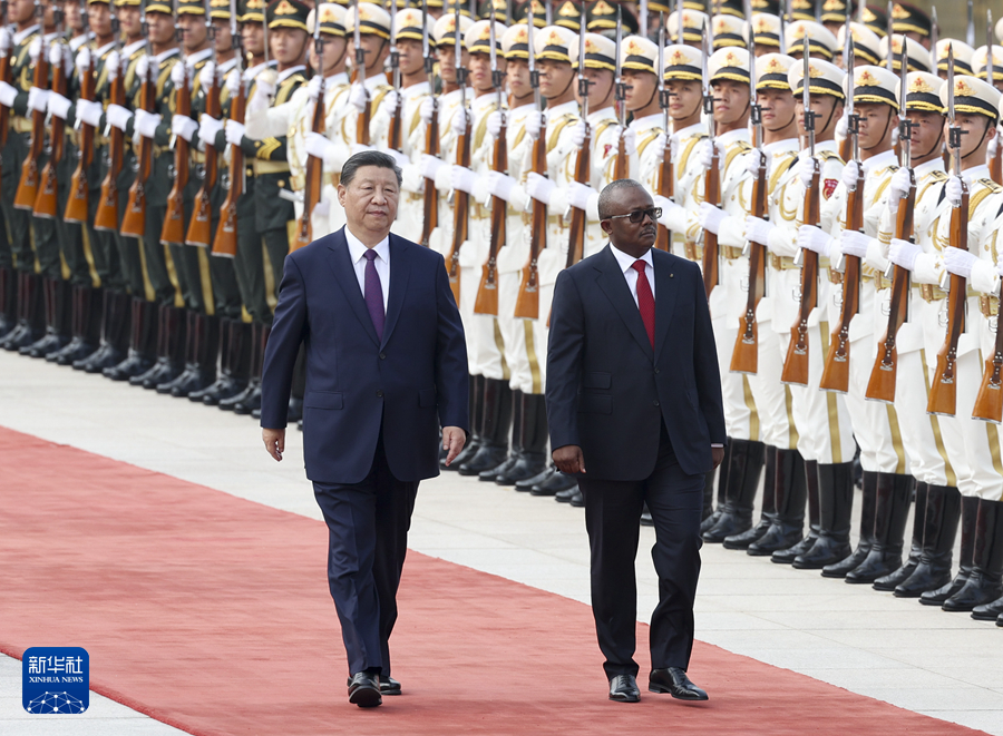 26.4.习近平同几内亚比绍总统恩巴洛会谈.jpeg