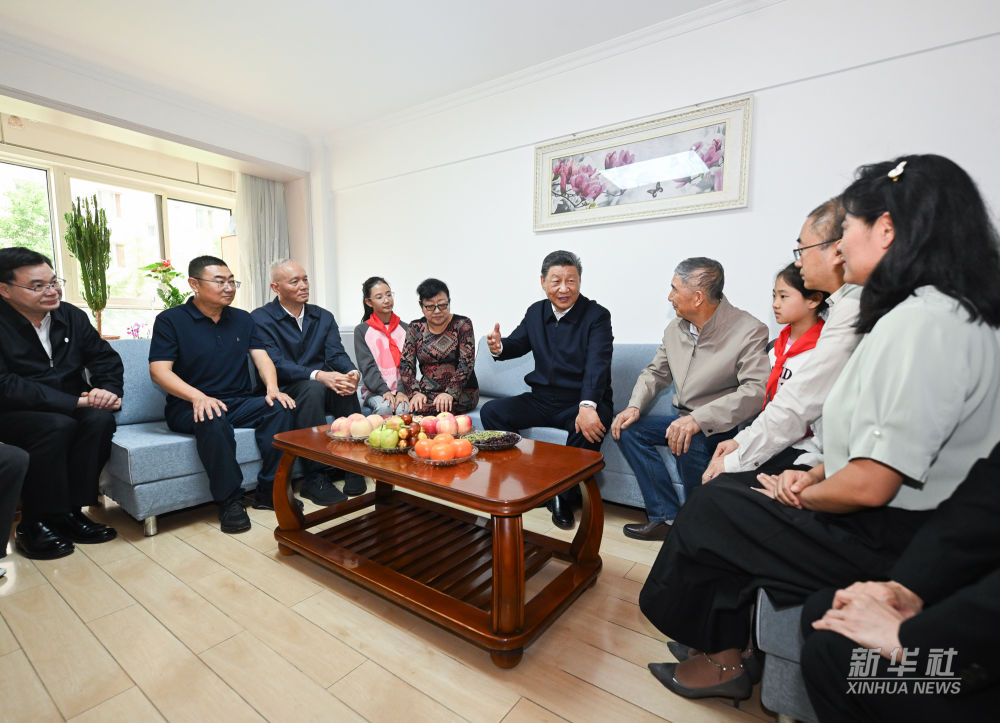 39.4.习近平在甘肃兰州市考察调研.jpeg