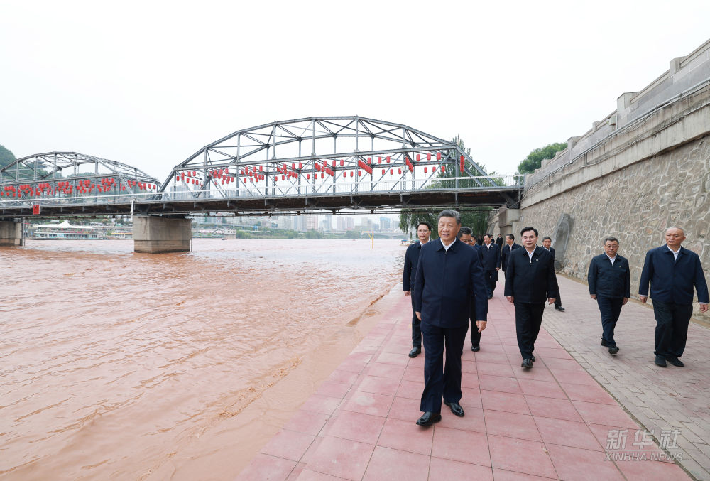 39.10.习近平在甘肃兰州市考察调研.jpeg