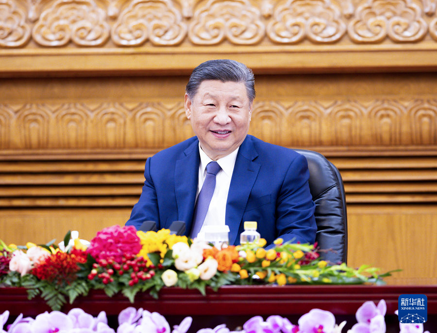 54.1.习近平会见出席中国国际友好大会.jpg