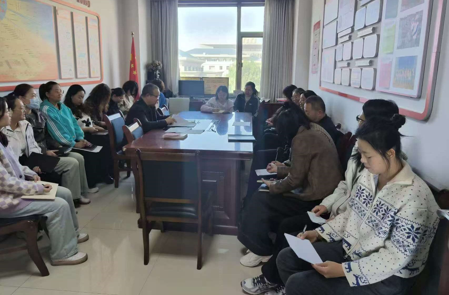 白银区卫生健康局、区红十字会组织开展专题学习.jpg