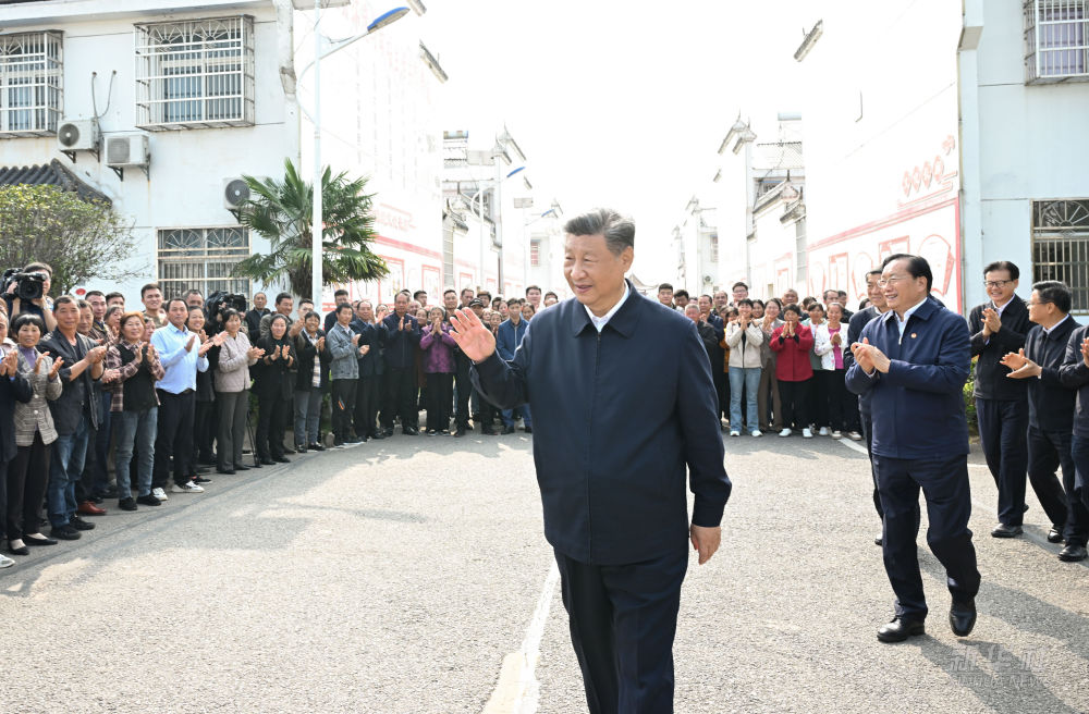 65.13.习近平在湖北考察调研.jpeg