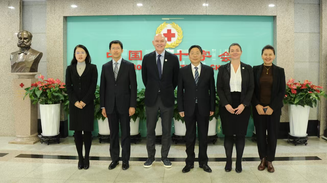 73.2.王可会见加拿大红十字会代表团.png
